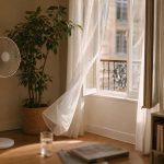 découvrez des solutions efficaces et économiques pour climatiser votre maison sans installer d'unité extérieure, et profitez d'un intérieur frais tout l'été.
